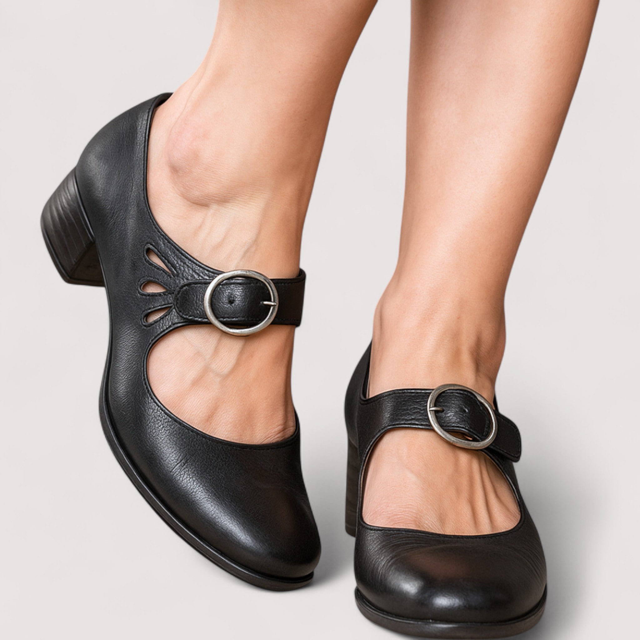 Clara - Décolleté Elegante in Ecopelle